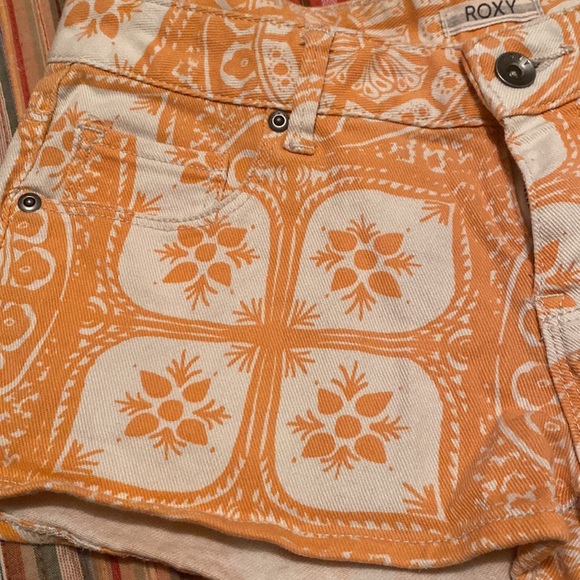 Roxy shorts EUC - Picture 5 of 8